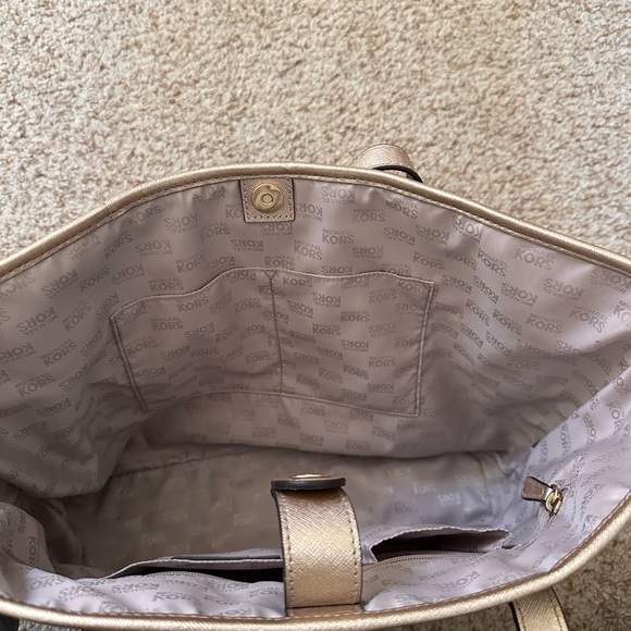 Michael Kors Handbag - Picture 4 of 6